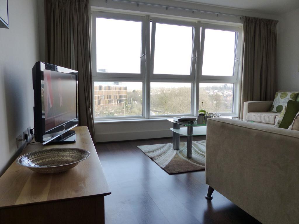Linx Apartments Skyline Plaza 贝辛斯托克 外观 照片