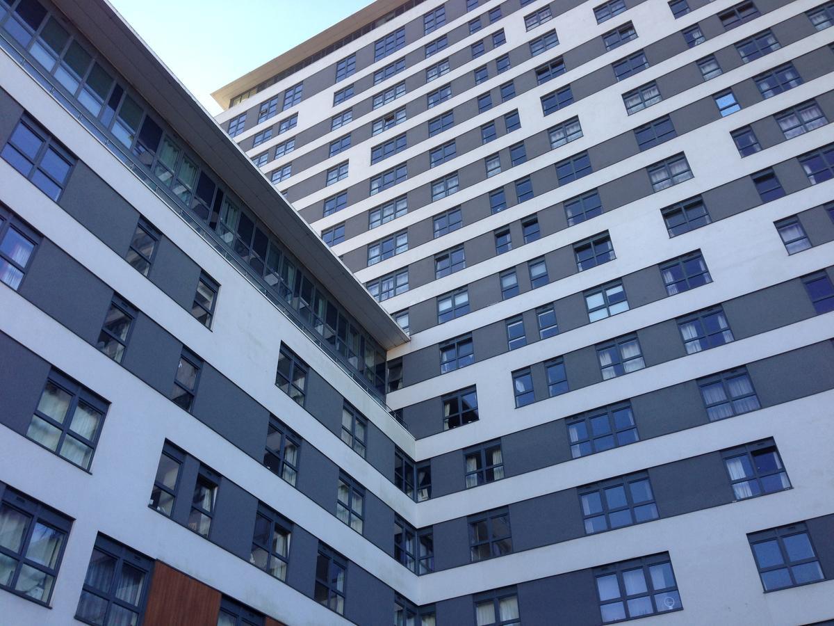 Linx Apartments Skyline Plaza 贝辛斯托克 外观 照片